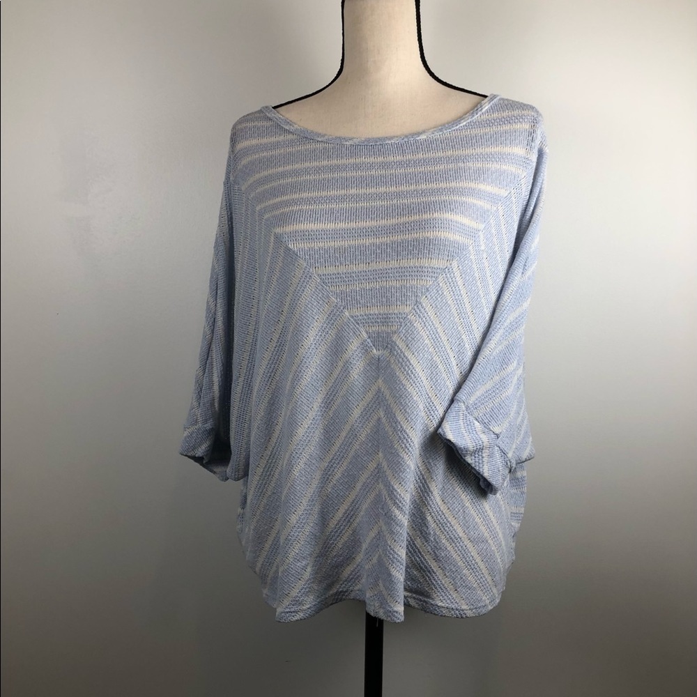 🎄 En Creme shirt SZ L blue/white lace/striped